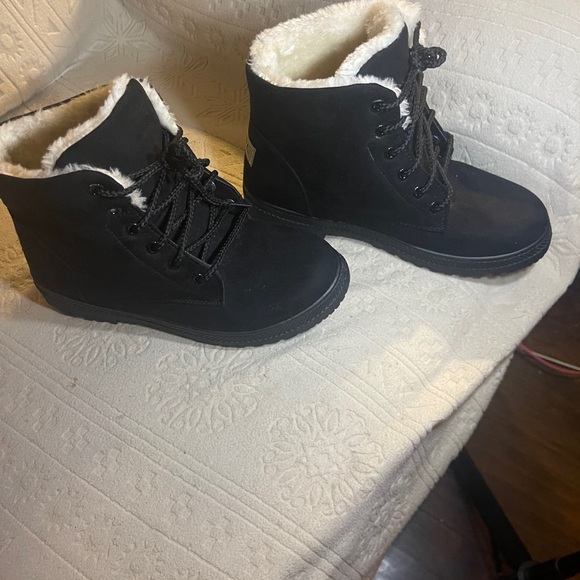 SQL Black Boots with Fur Size39 US 4-5 - Picture 7 of 10